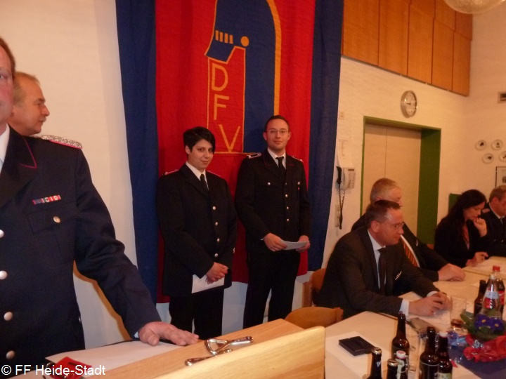 Beförderung zur Hauptfeuerwehrfrau bzw. Hauptfeuerwehrmann