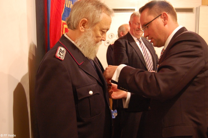 Brandschutzehrenzeichen in Gold