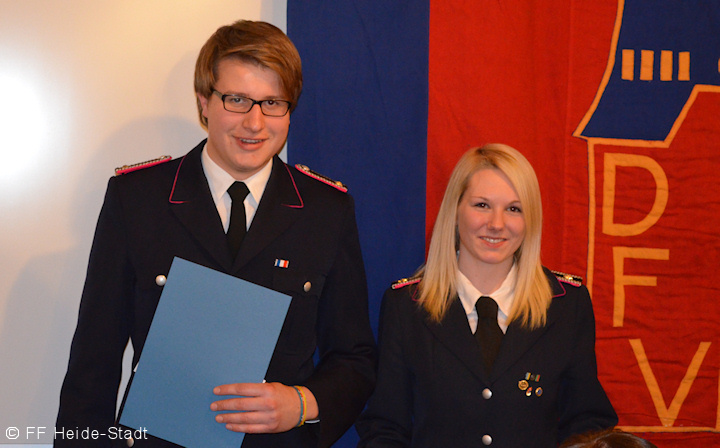 Beförderung zur Hauptfeuerwehrfrau bzw. Hauptfeuerwehrmann