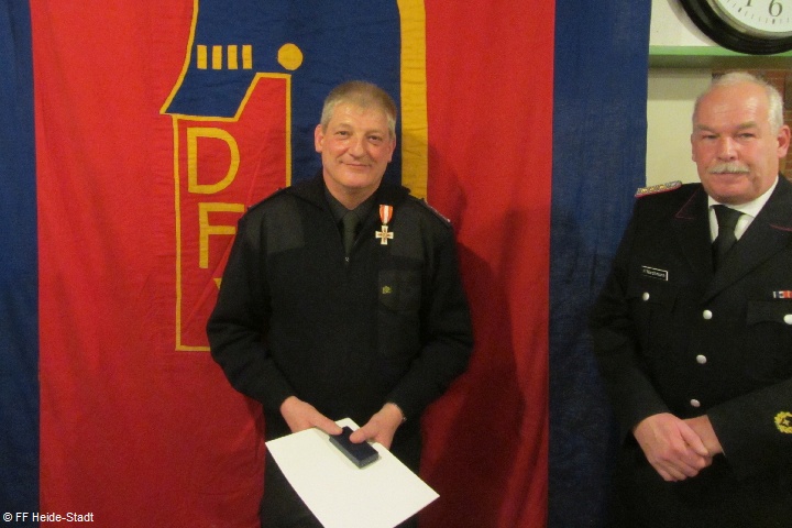 Brandschutzehrenzeichen in Gold