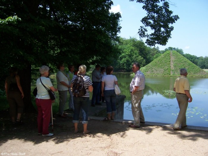 Pyramiden im Park