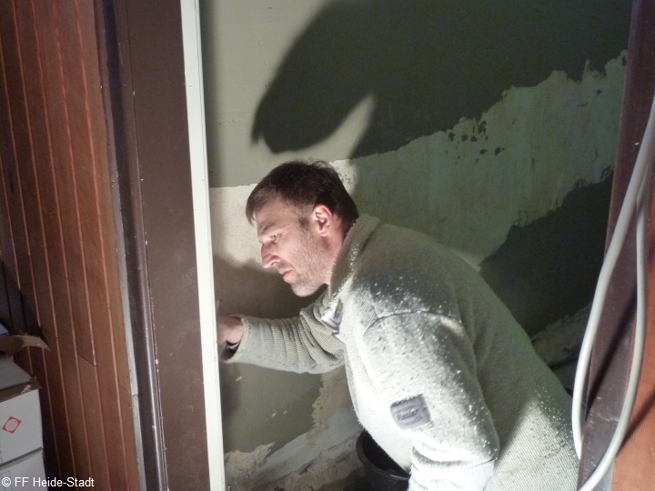 Hochkonzenztrierter Fliesenleger