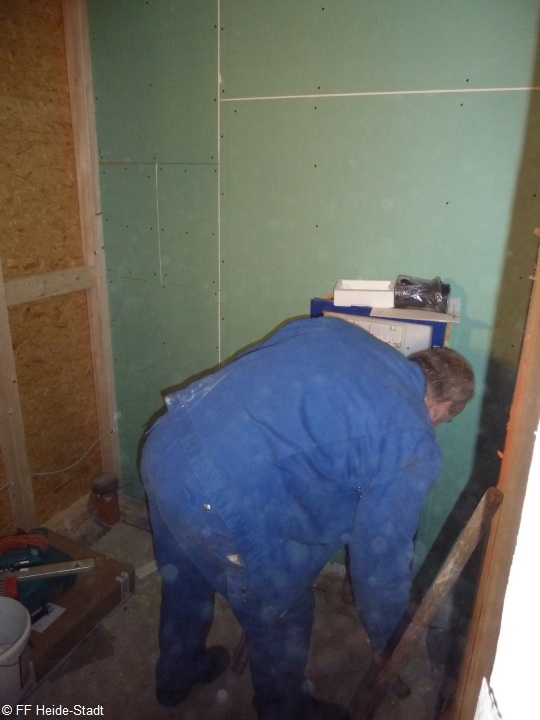 Im Bad eins werden die letzten Handgriffe getätigt