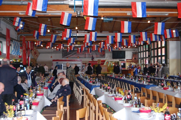 Die ersten Gäste kommen