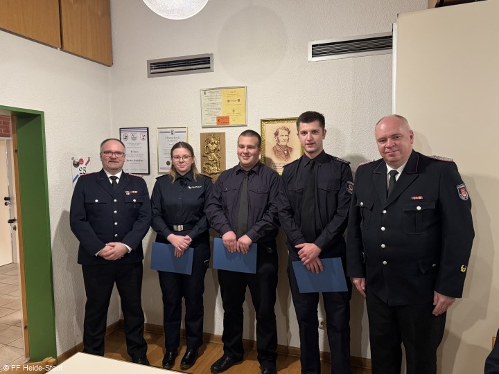 Beförderung Feuerwehrmannanwärter / Feuerwehrfrauanwärterin zum Feuerwehrmann / zur Feuerwehrfrau