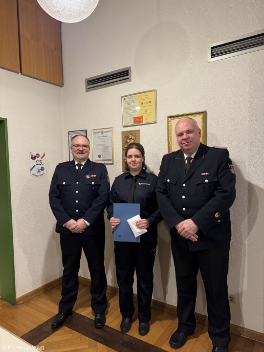 Beförderung Feuerwehrfrau zur Oberfeuerwehrfrau