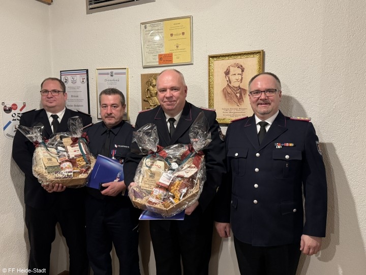 Ehrungen mit dem Schleswig-Holsteinischen Feuerwehrehrenkreuz für Verdienste im Feuerwehrwesen in Silber