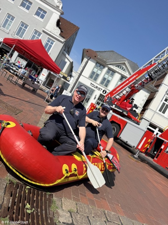 Die Wehrführung in unserem Schnell-Einsatz-Boot