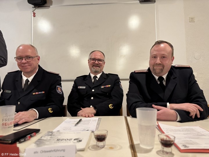 Das erste mal als Dreierspitze vorne zusammen - unsere Ortswehrführung (v.l.n.r.: André Eichert, Marco Hansen, Johannes Meyer)