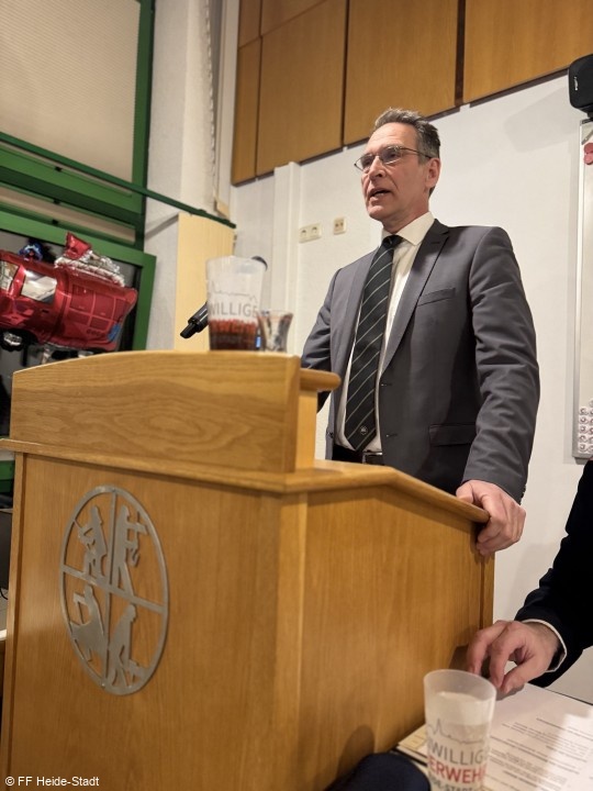 Grußworte des Bürgermeisters Oliver Schmidt-Gutzat