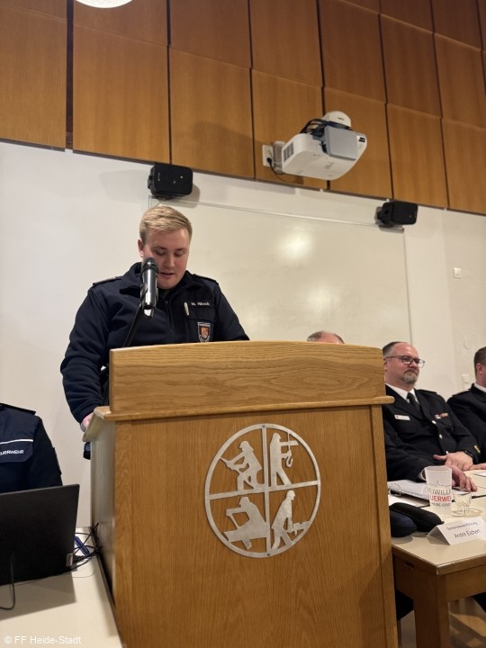 Jugendwart Mats Nitsch berichtet über das Jahr der Jugendfeuerwehr