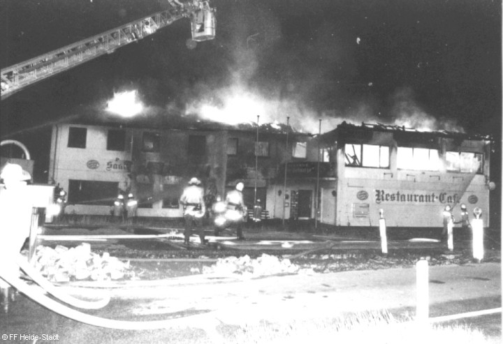 1994 - Grobrand vernichtet die Schanze